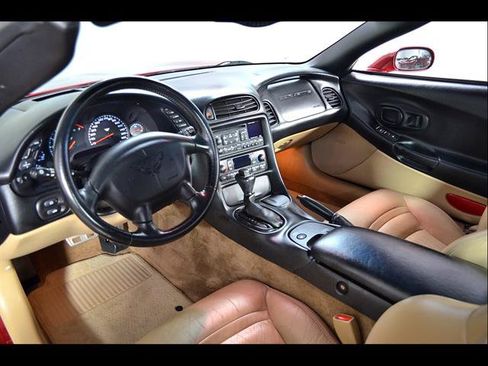 Used 2004 Chevrolet Corvette Coupe w/ Preferred Equipment Group RWD image 12