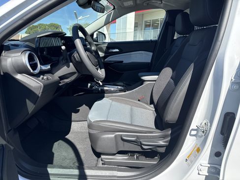 New 2026 Chevrolet Trax LT FWD image 12