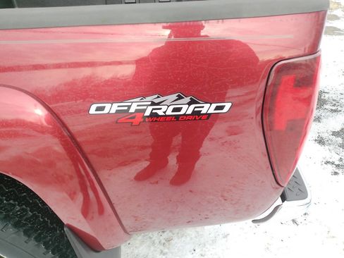 Used 2011 GMC Canyon SLE image 15