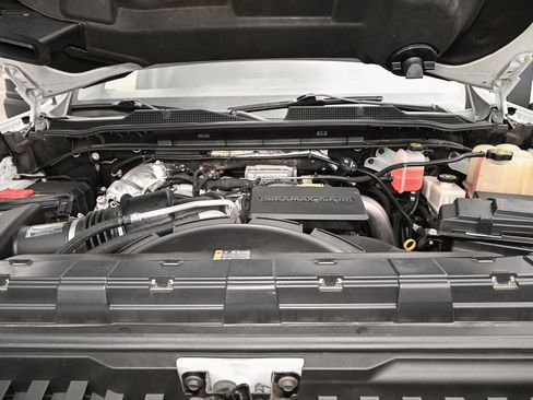 Used 2021 Chevrolet Silverado 2500 LTZ w/ LTZ Premium Package AWD/4WD image 17