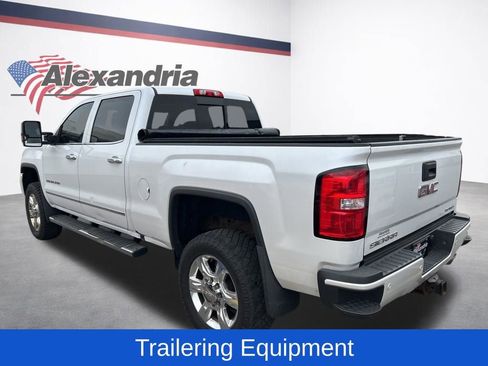 Used 2018 GMC Sierra 2500 Denali w/ Suspension Package, Off-Road AWD/4WD image 6