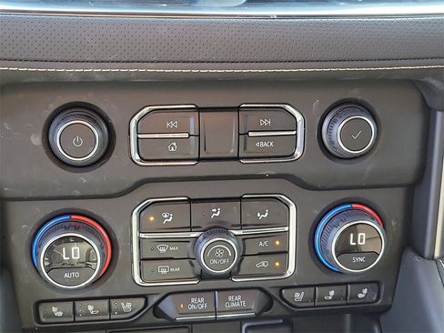 Used 2024 Chevrolet Tahoe Premier image 24