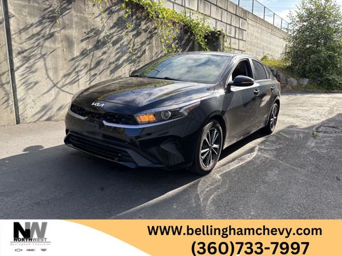 Used 2023 Kia Forte LXS w/ LXS Technology Package FWD image 1