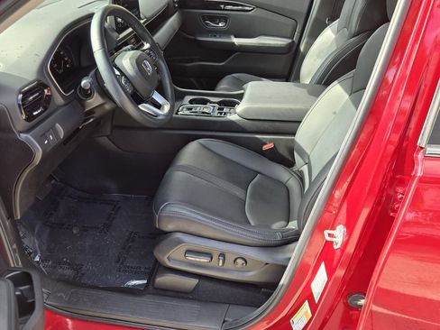 Used 2025 Honda Pilot EX-L image 10