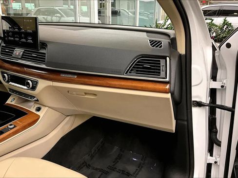 Used 2021 Audi Q5 Premium Plus w/ Premium Plus Package image 18