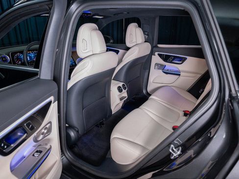 Used 2025 Mercedes-Benz GLC 300 image 14
