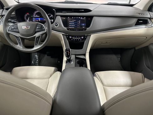 Used 2017 Cadillac XT5 Luxury w/ Driver Awareness Package image 23