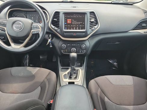 Used 2015 Jeep Cherokee Latitude FWD image 13