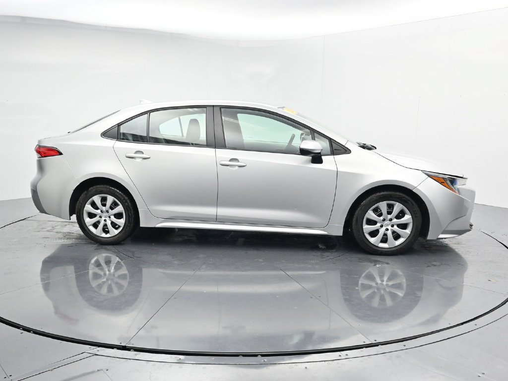 Used 2023 Toyota Corolla LE FWD image 9