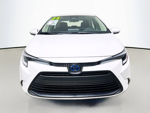 Used 2025 Toyota Corolla LE image 11
