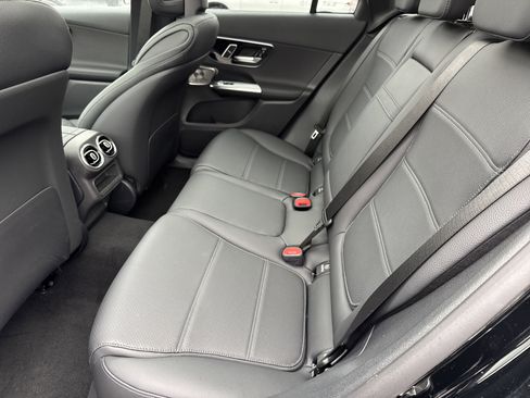 Used 2026 Mercedes-Benz GLC 300 4MATIC image 25