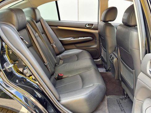Used 2011 INFINITI G37 Journey w/ Premium Pkg RWD image 35