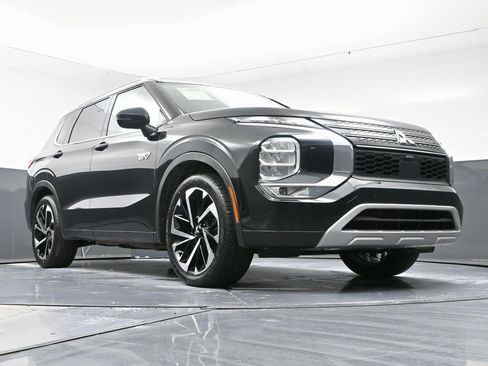 Used 2023 Mitsubishi Outlander SEL image 55