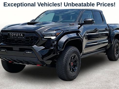 Used 2025 Toyota Tacoma TRD Pro AWD/4WD image 13