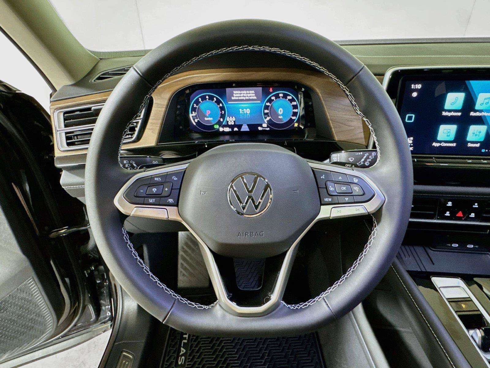 New 2026 Volkswagen Atlas SE FWD image 6
