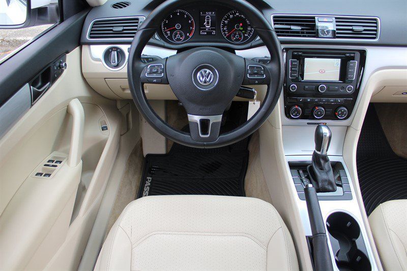Used 2013 Volkswagen Passat 2.5 SE FWD image 18