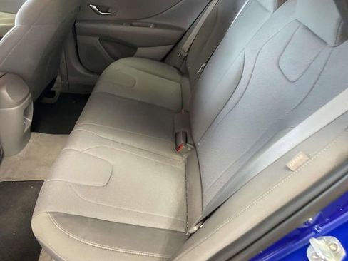 Used 2025 Hyundai Elantra SE image 14