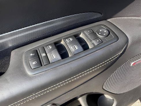 Used 2018 Dodge Durango SRT w/ Technology Group AWD/4WD image 20