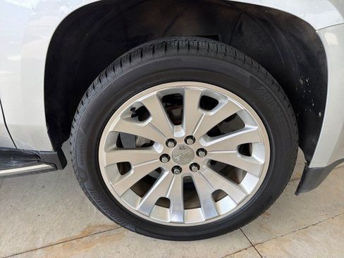 Used 2017 GMC Yukon SLT RWD image 25