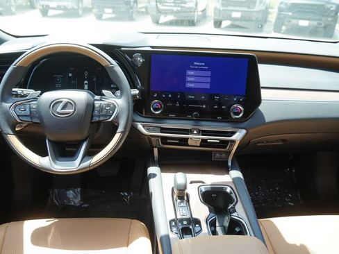 Used 2025 Lexus RX 350h w/ Kick Sensor & Tow Package AWD/4WD image 12