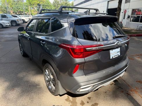 Used 2021 Kia Seltos S AWD/4WD image 6