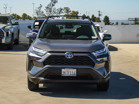 Used 2024 Toyota RAV4 XLE AWD/4WD image 2