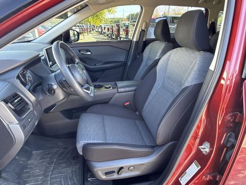 Used 2021 Nissan Rogue SV image 9