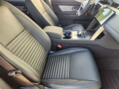 Used 2026 Land Rover Discovery Sport Landmark image 10