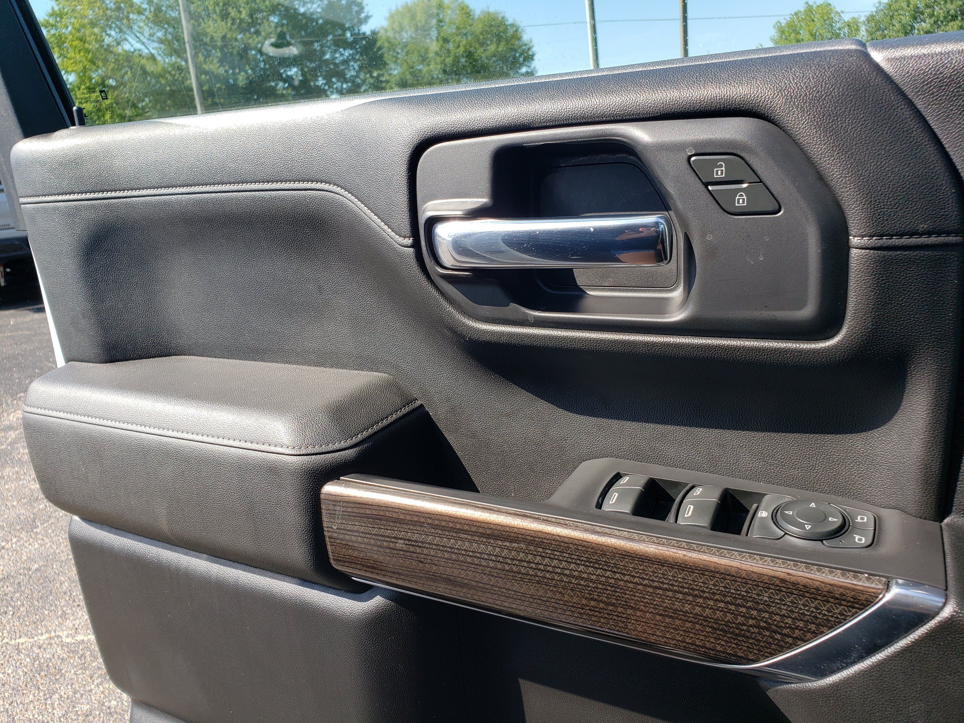 Used 2020 Chevrolet Silverado 1500 LT w/ All-Star Edition AWD/4WD image 11