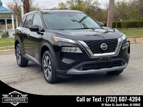 Used 2021 Nissan Rogue SV image 11