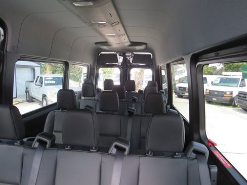 Used 2025 Mercedes-Benz Sprinter 2500 image 14