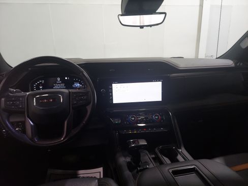 Used 2022 GMC Sierra 1500 AT4 w/ AT4 Premium Package AWD/4WD image 9