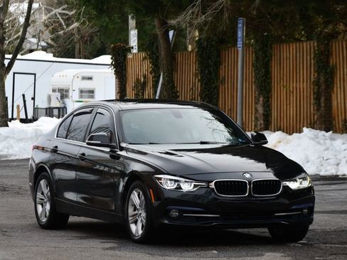 Used 2017 BMW 330i xDrive 330i xDrive image 11