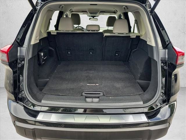 Certified 2024 Nissan Rogue SV FWD image 6