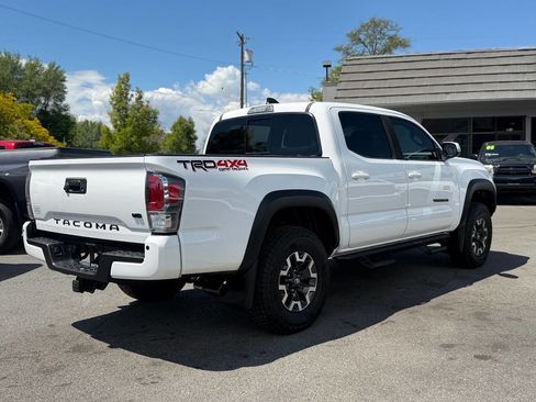 Used 2020 Toyota Tacoma TRD Off-Road w/ Technology Package AWD/4WD image 25