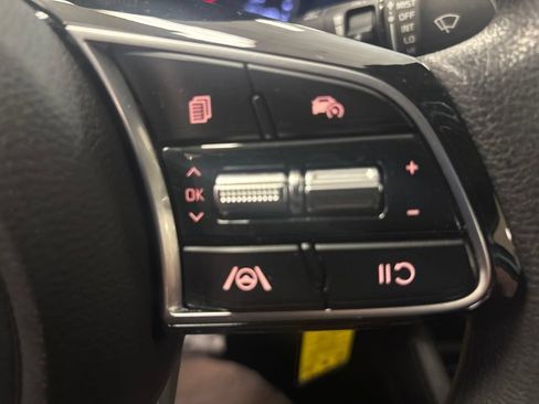 Used 2023 Kia Forte LXS w/ LXS Technology Package FWD image 15