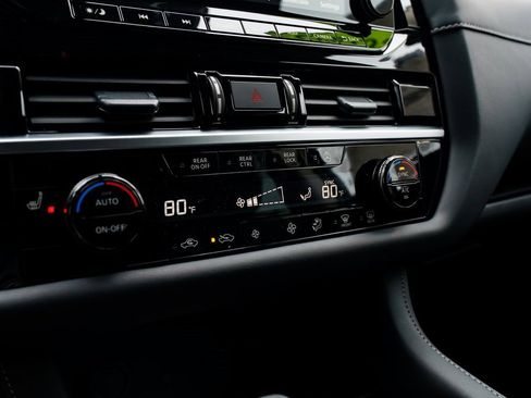 New 2025 Nissan Pathfinder SL image 15