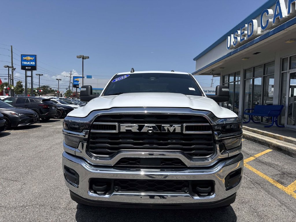 Used 2025 RAM 2500 Big Horn AWD/4WD image 2