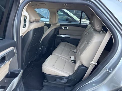 Used 2020 Ford Explorer XLT w/ Equipment Group 202A image 14