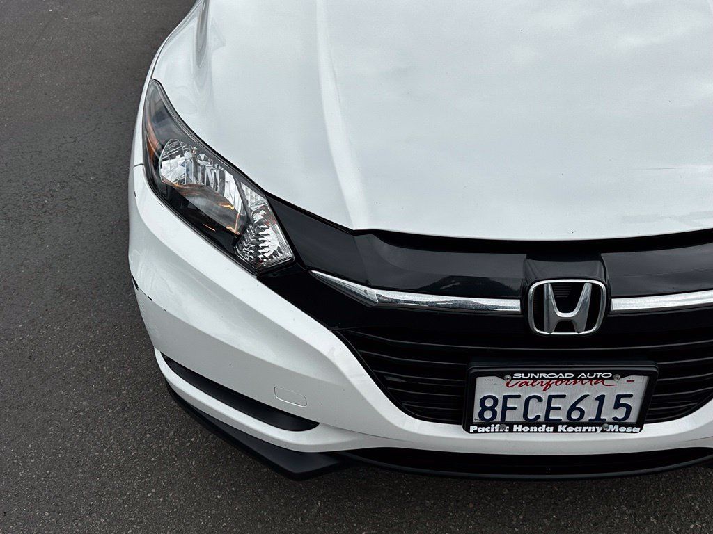 Used 2017 Honda HR-V LX image 4