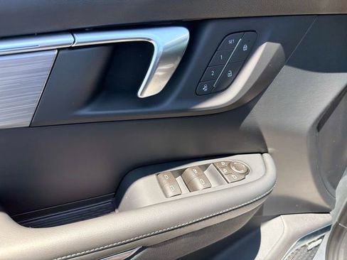 New 2026 Buick Enclave Preferred w/ Power Package FWD image 18