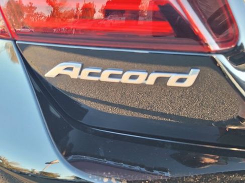 Used 2017 Honda Accord EX-L image 7