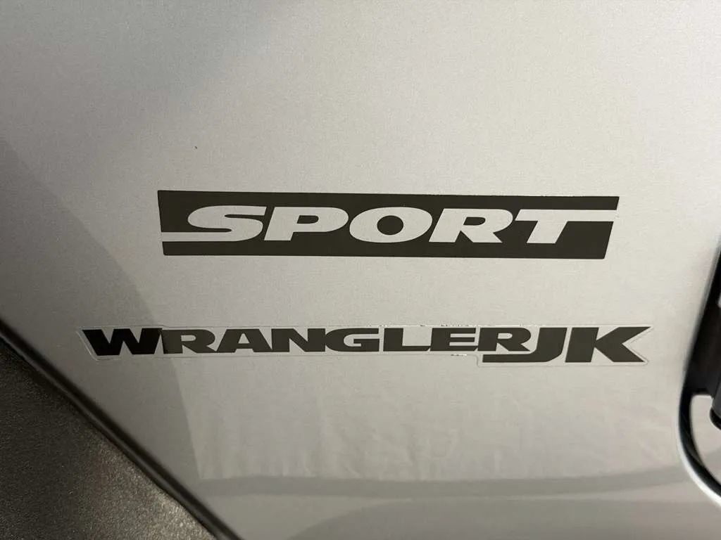 Used 2018 Jeep Wrangler Sport AWD/4WD image 23