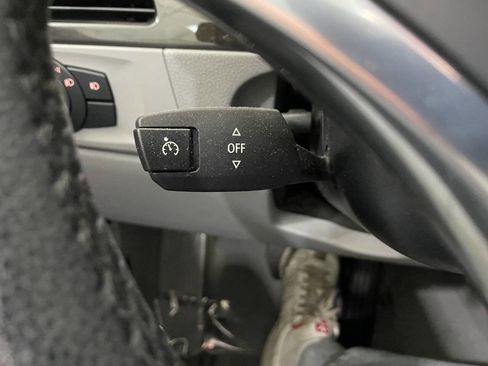 Used 2009 BMW 328i Convertible image 39