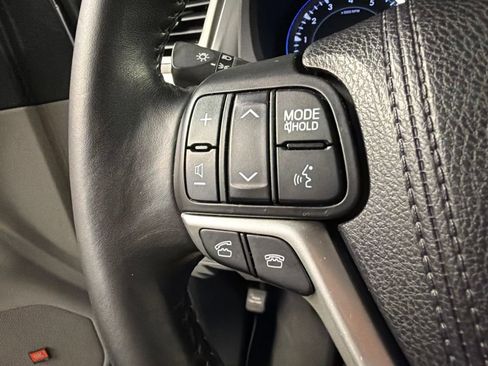 Used 2015 Toyota Highlander Limited AWD/4WD image 20