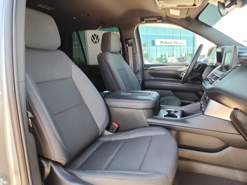 Used 2024 Chevrolet Tahoe LS RWD image 15