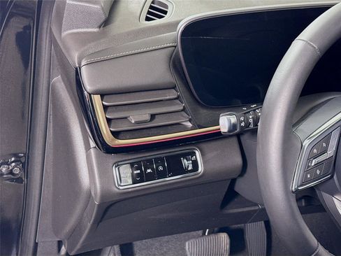 Used 2025 Buick Envision Avenir image 4