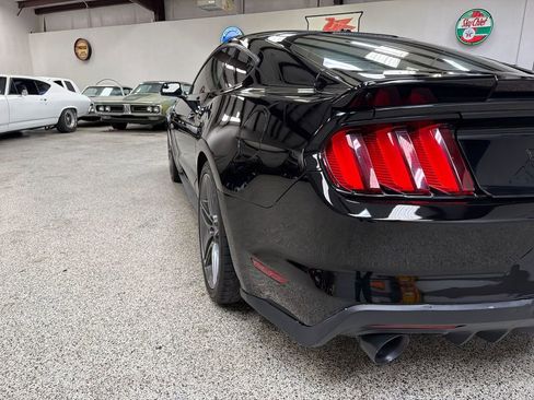 Used 2015 Ford Mustang GT Premium RWD image 15