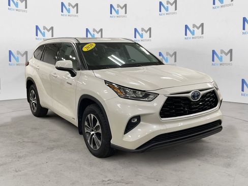 Used 2020 Toyota Highlander XLE image 7