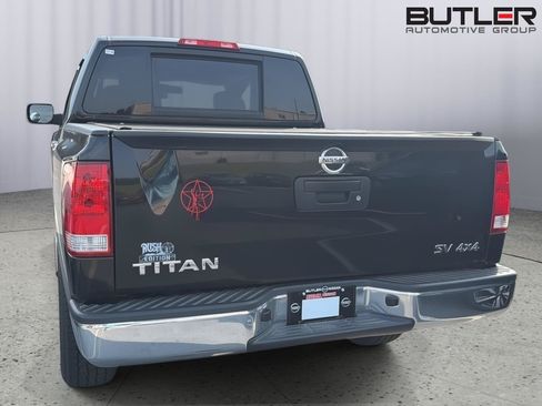 Used 2013 Nissan Titan SV AWD/4WD image 8